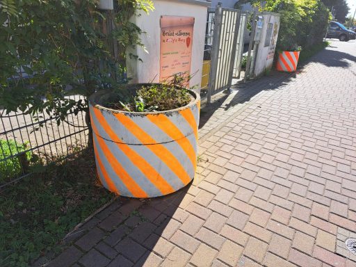 Leuchtstreifen Blumenkübel 2025